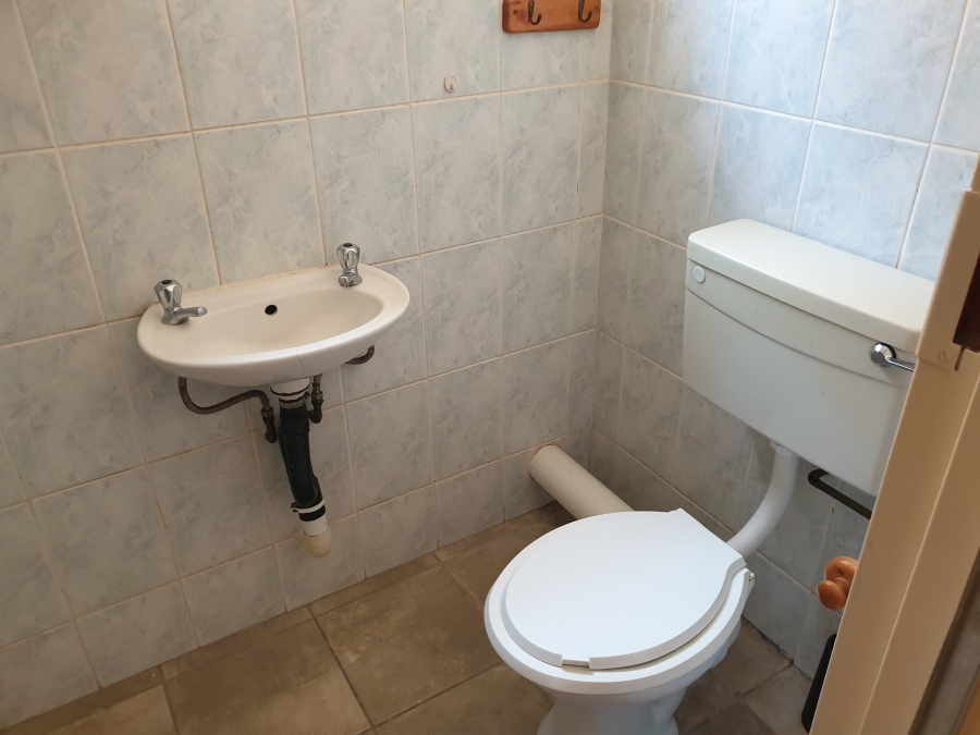 To Let 2 Bedroom Property for Rent in Doringkruin North West